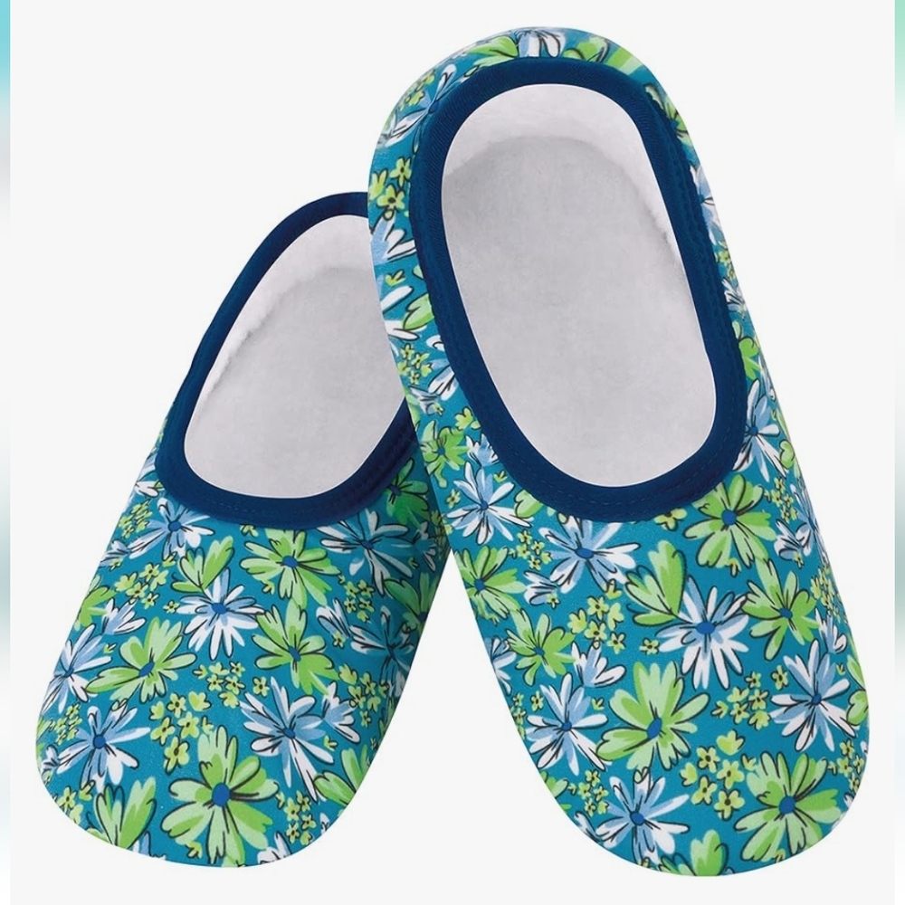 - SKINNIES COZY FOOT COVERS W/NON-SKID SOLES by SNOOZIES!  NWT